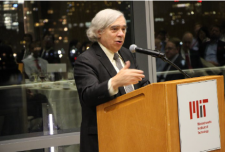  Ernest Moniz